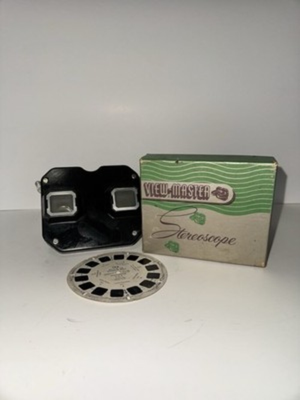 Huge Vintage View-Master Lot Viewer Box 15+ Reels Disney Travel